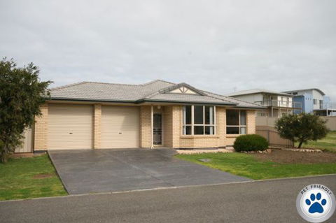 LJ Hooker Goolwa Holiday Rentals - 42 Underwood Avenue, Goolwa Beach - Queensland Tourism 20