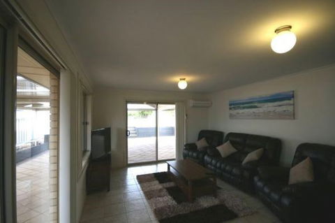 LJ Hooker Goolwa Holiday Rentals - 42 Underwood Avenue, Goolwa Beach - Queensland Tourism 22