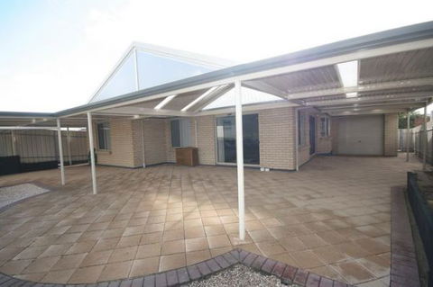 LJ Hooker Goolwa Holiday Rentals - 42 Underwood Avenue, Goolwa Beach - Queensland Tourism 23
