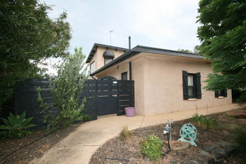 LJ Hooker Goolwa Holiday Rentals - 42 Underwood Avenue, Goolwa Beach - Queensland Tourism 24