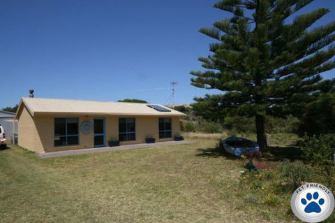 LJ Hooker Goolwa Holiday Rentals - 15 Eaton Avenue, Goolwa Beach - QLD Tourism 0