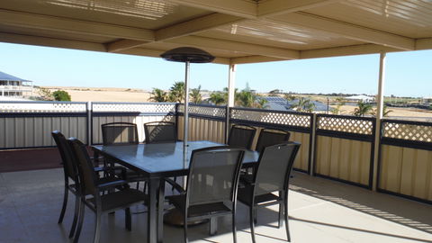 Deck To Sea - QLD Tourism 0