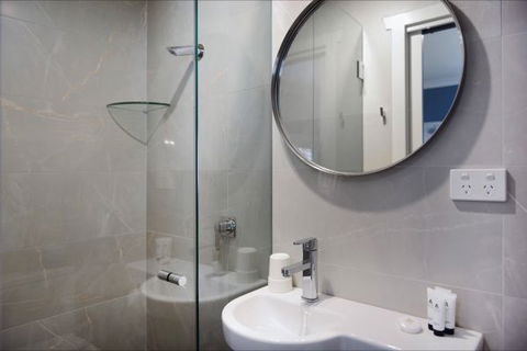 The Maisonette Hotel - QLD Tourism 7