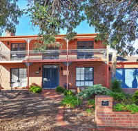 Lakeside Getaway - Queensland Tourism
