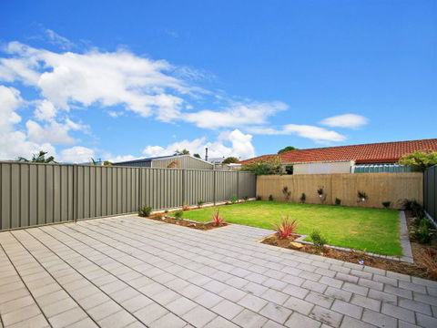 Century 21 SouthCoast: White Caps - QLD Tourism 2