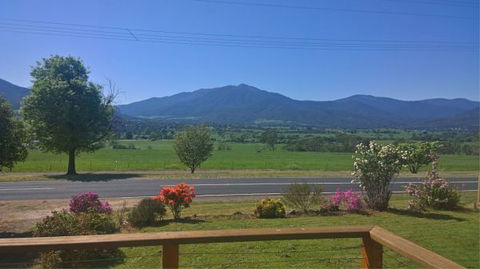KVH Panorama - Queensland Tourism 6