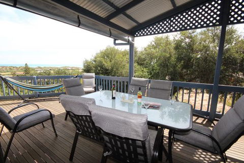 LJ Hooker Goolwa Holiday Rentals - 39 Bradford Road, Goolwa Beach - Queensland Tourism 1