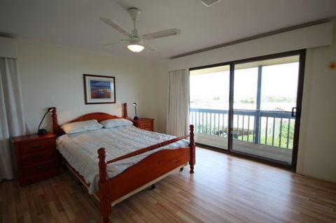 LJ Hooker Goolwa Holiday Rentals - 39 Bradford Road, Goolwa Beach - Queensland Tourism 3