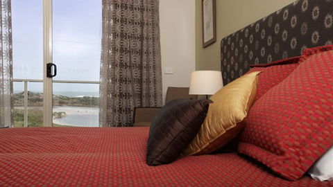 Lady Bay Resort - QLD Tourism 0