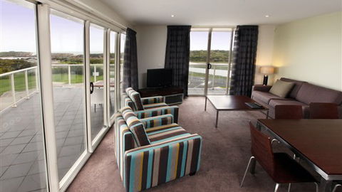 Lady Bay Resort - QLD Tourism 4