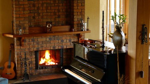 Meringa Springs - QLD Tourism 1