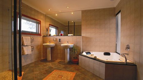 Meringa Springs - QLD Tourism 4