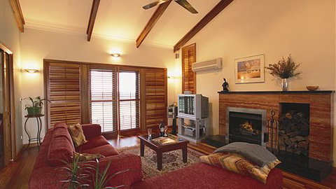 Meringa Springs - QLD Tourism 3