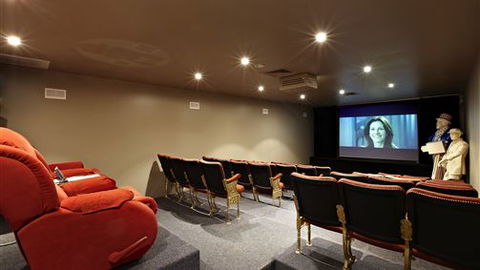Lawson Lodge Country Estate - Queensland Tourism 1