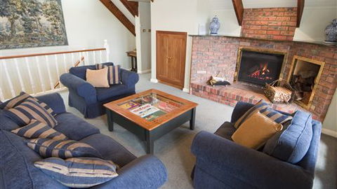 Lawson Lodge Country Estate - Queensland Tourism 6