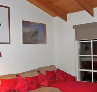 Two Mountains Lodge - QLD Tourism