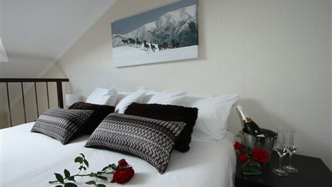 Summit Ridge Alpine Lodge - QLD Tourism 3