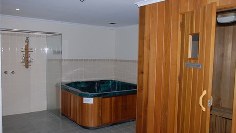 Summit Ridge Alpine Lodge - QLD Tourism 6