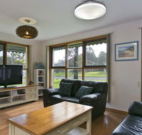 Sea Eagle Beach House - QLD Tourism