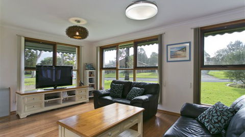 Sea Eagle Beach House - QLD Tourism 0