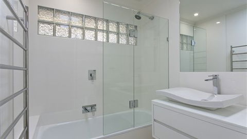 Sea Eagle Beach House - QLD Tourism 4