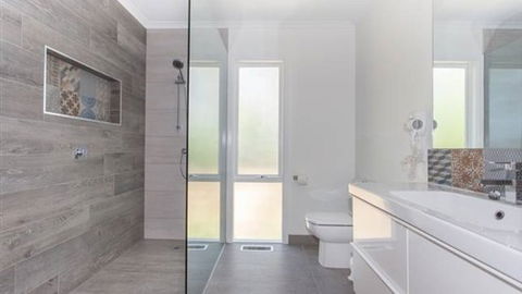 Amour Eva Retreats - QLD Tourism 4