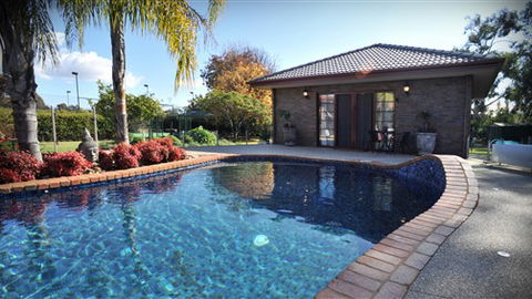 Waldara Cottage - QLD Tourism 1