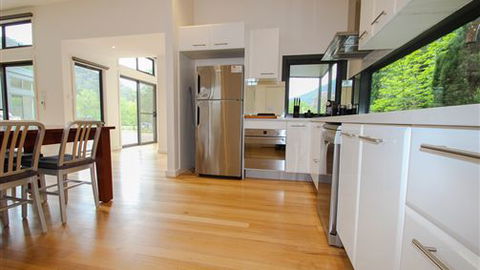 The BASE Luxury Villas - QLD Tourism 1