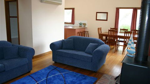 Front Beach Torquay Beach Houses - QLD Tourism 1