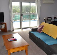 House on the Hill Port Campbell - QLD Tourism