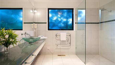 Springs Spa Villa - Queensland Tourism 2