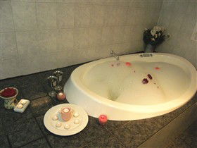 Angaston Rose B&B - QLD Tourism 3