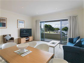 Aurora Ozone Apartments - QLD Tourism 0