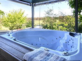  Queensland Tourism