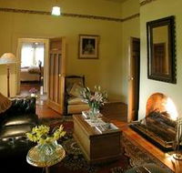Buxton Manor - Garden and Loft Apartment - QLD Tourism
