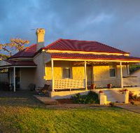 Charlie Bates Cottage - QLD Tourism