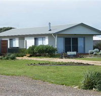 Coorong Waterfront Retreat - QLD Tourism