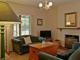 Country Pleasures Bed And Breakfast - QLD Tourism 1