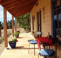 Dee's Villa - QLD Tourism