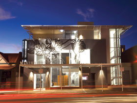 Majestic Minima Hotel - QLD Tourism 1