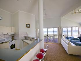 Malibu Lodge - QLD Tourism 1