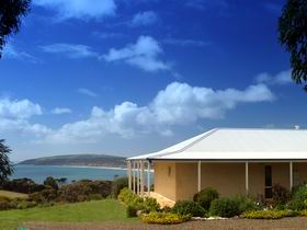Seascape Lodge On Emu Bay - QLD Tourism 0