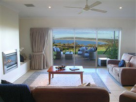 Seascape Lodge On Emu Bay - QLD Tourism 2