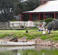 Stonewell Cottages and Vineyards - QLD Tourism