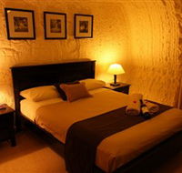 Underground Bed and Breakfast - QLD Tourism
