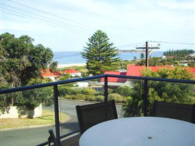 Victor Apartments - Surfs Up - Queensland Tourism 0