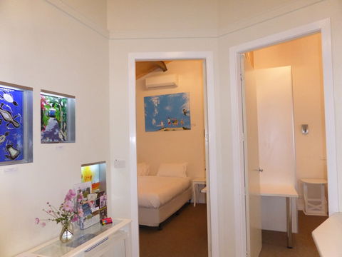 A Colourcity Apartments - QLD Tourism 11