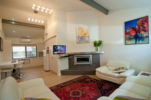 A Colourcity Apartments - QLD Tourism 17