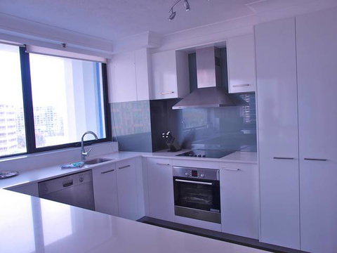 Aegean Apartments - QLD Tourism 7