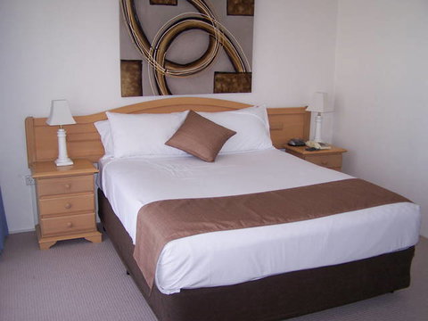 Aegean Apartments - QLD Tourism 11